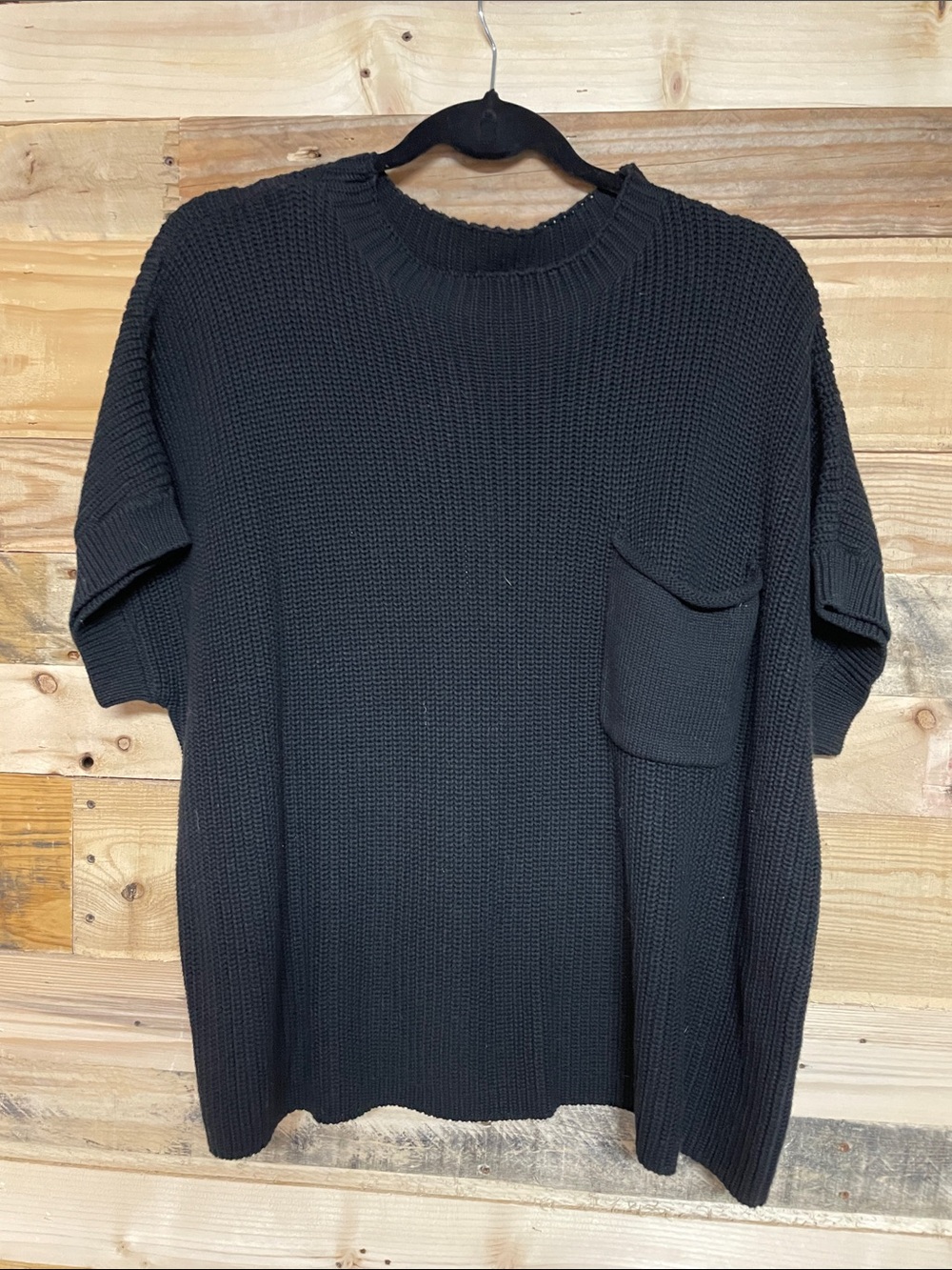 She + Sky size Large Short Sleeve Oversize Black Soft Knit Sweater with Pocket